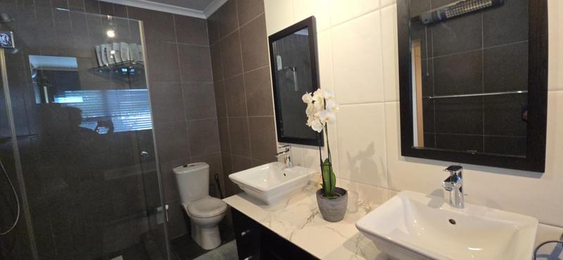 To Let 4 Bedroom Property for Rent in Greenways Golf Estate Western Cape